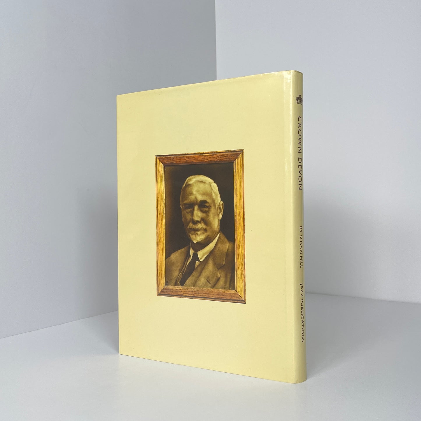 Crown Devon, The History Of S. Fielding & Co; Hill, Susan