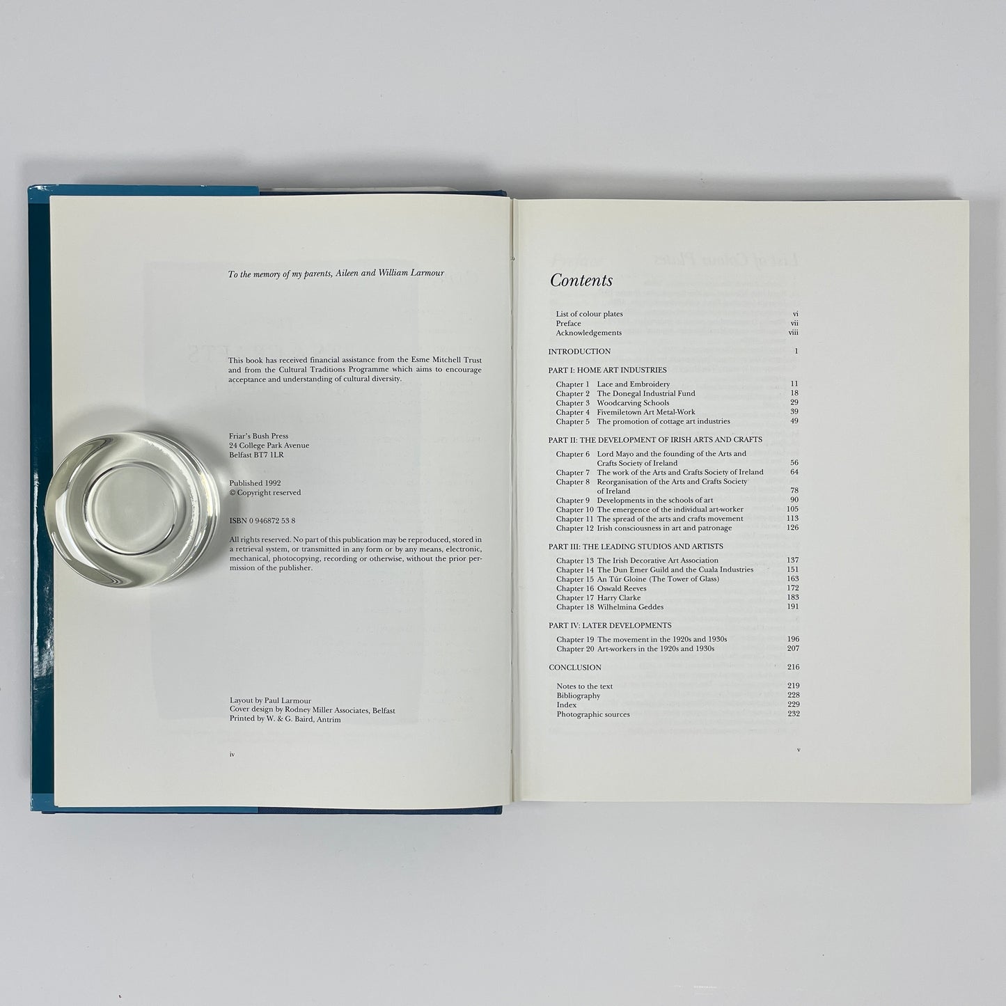 The Arts & Crafts Movement In Ireland; Larmour, Paul