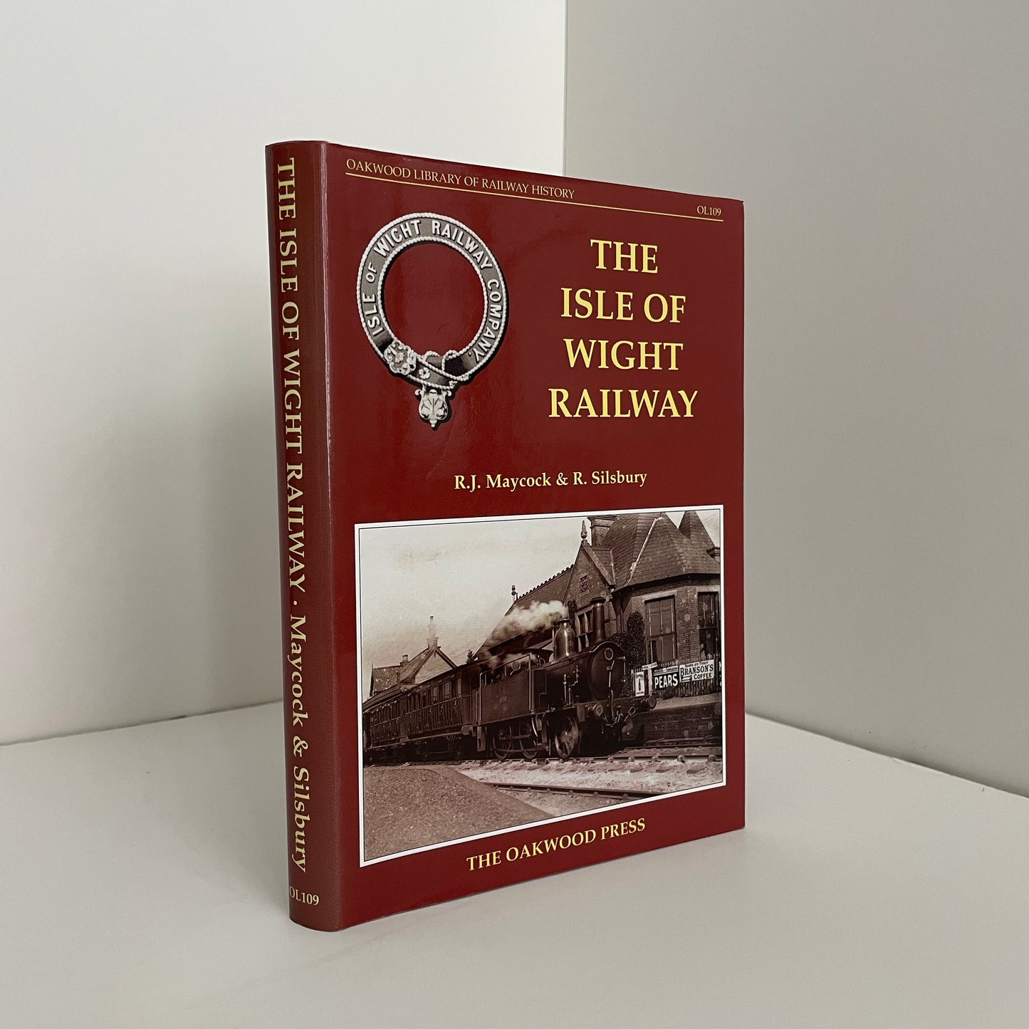 The Isle Of Wight Railway; Maycock, R.J; Silsbury, R.