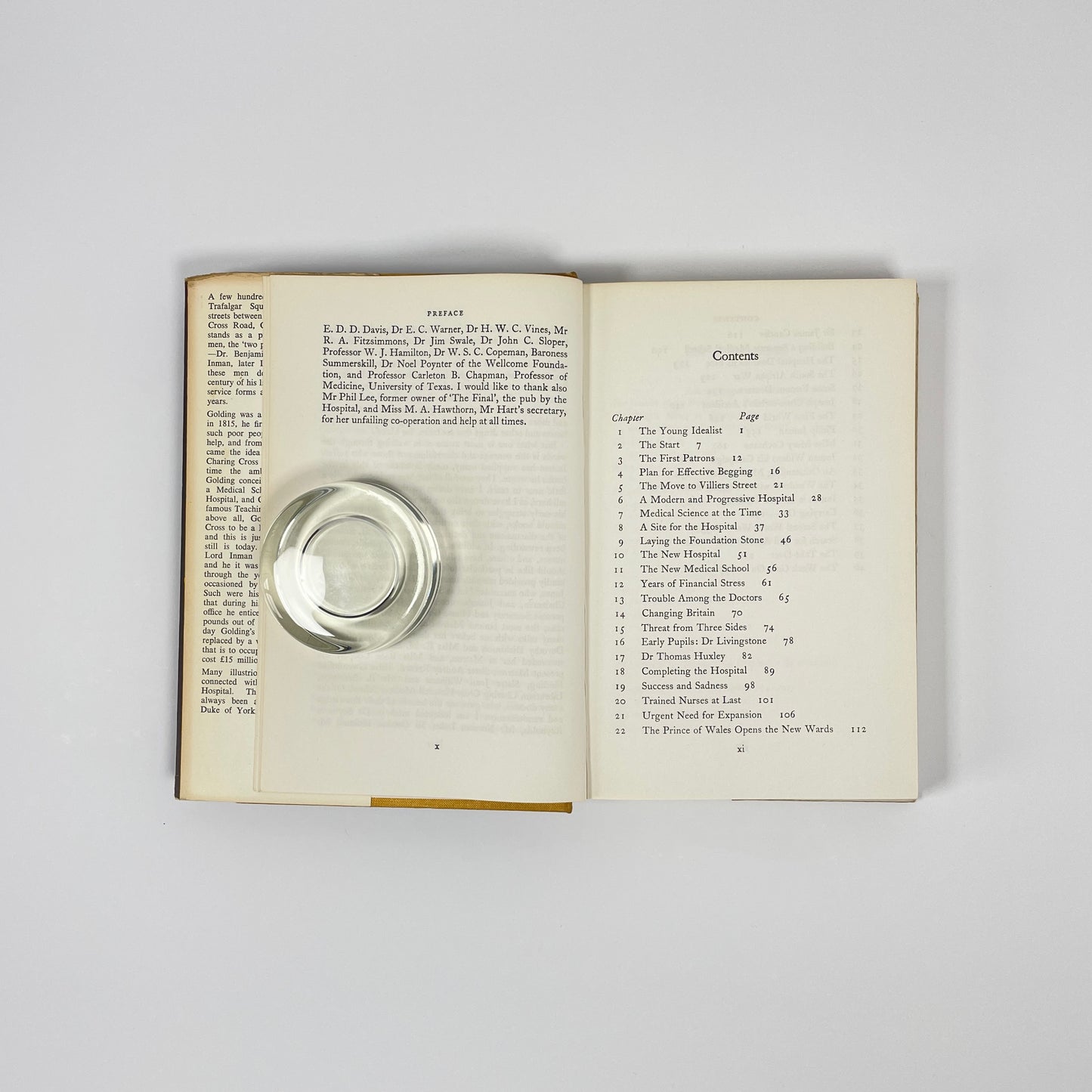 The Two Pillars Of Charing Cross, The Story Of A Famous Hospital; Minney, R J