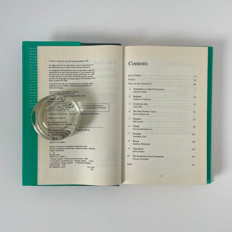 The New Institutional Architecture Of Eastern Europe; Whitefield, Stephen