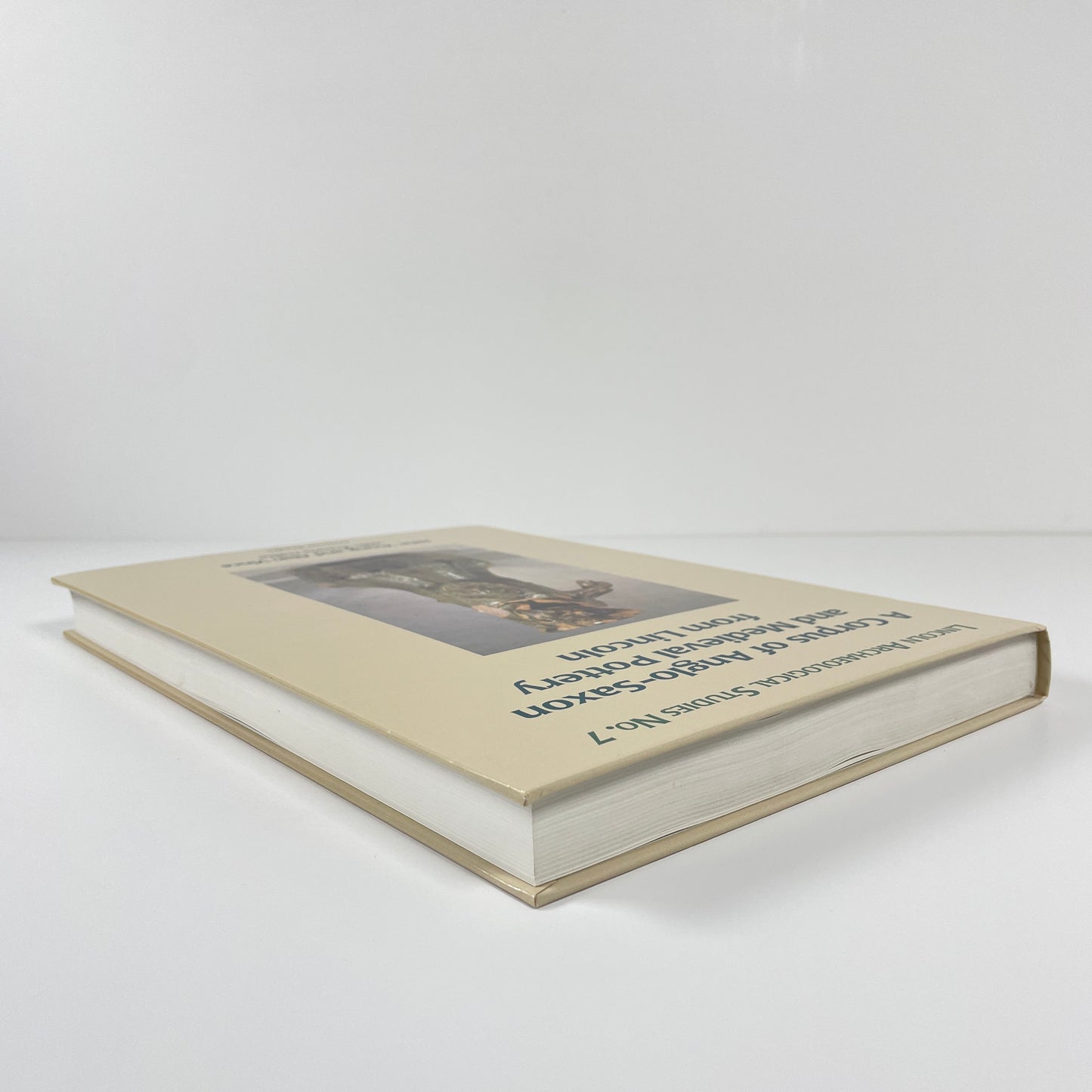 A Corpus Of Anglo-Saxon And Medieval Pottery From Lincoln; Young; Vince; Nailor