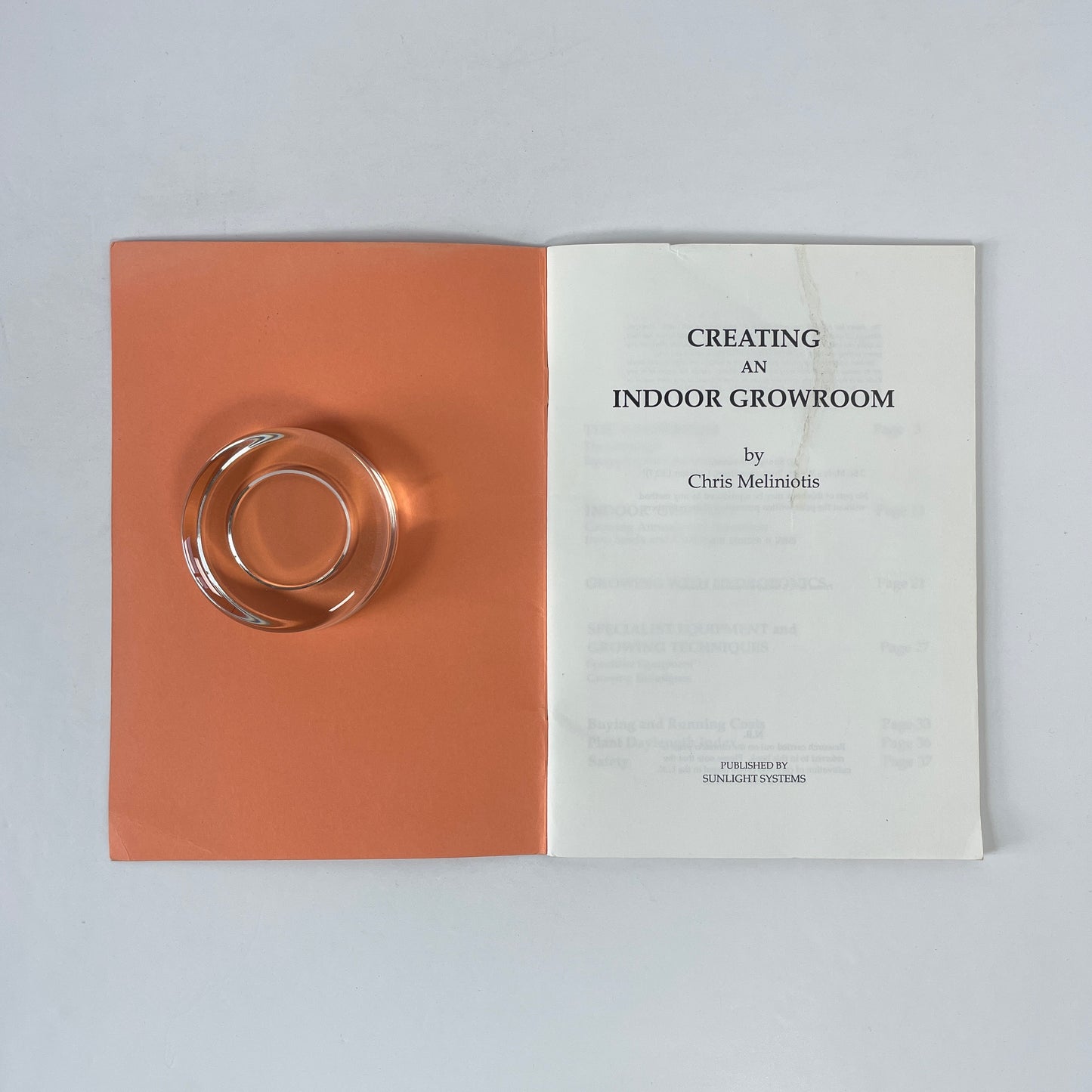 Creating An Indoor Growroom, A Guide To Indoor Growing With High Intensity Discharge Lamps, Hydroponics And Growing Techniques; Meliniotis, Chris