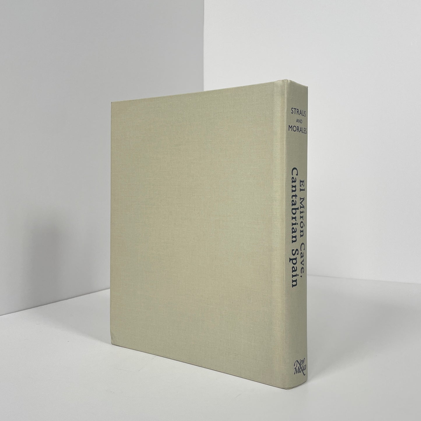 El Miron Cave, Cantabrian Spain, The Site And Its Holocene Archaeological Record; Straus, Lawrence Guy; Morales, Manuel R Gonzalez