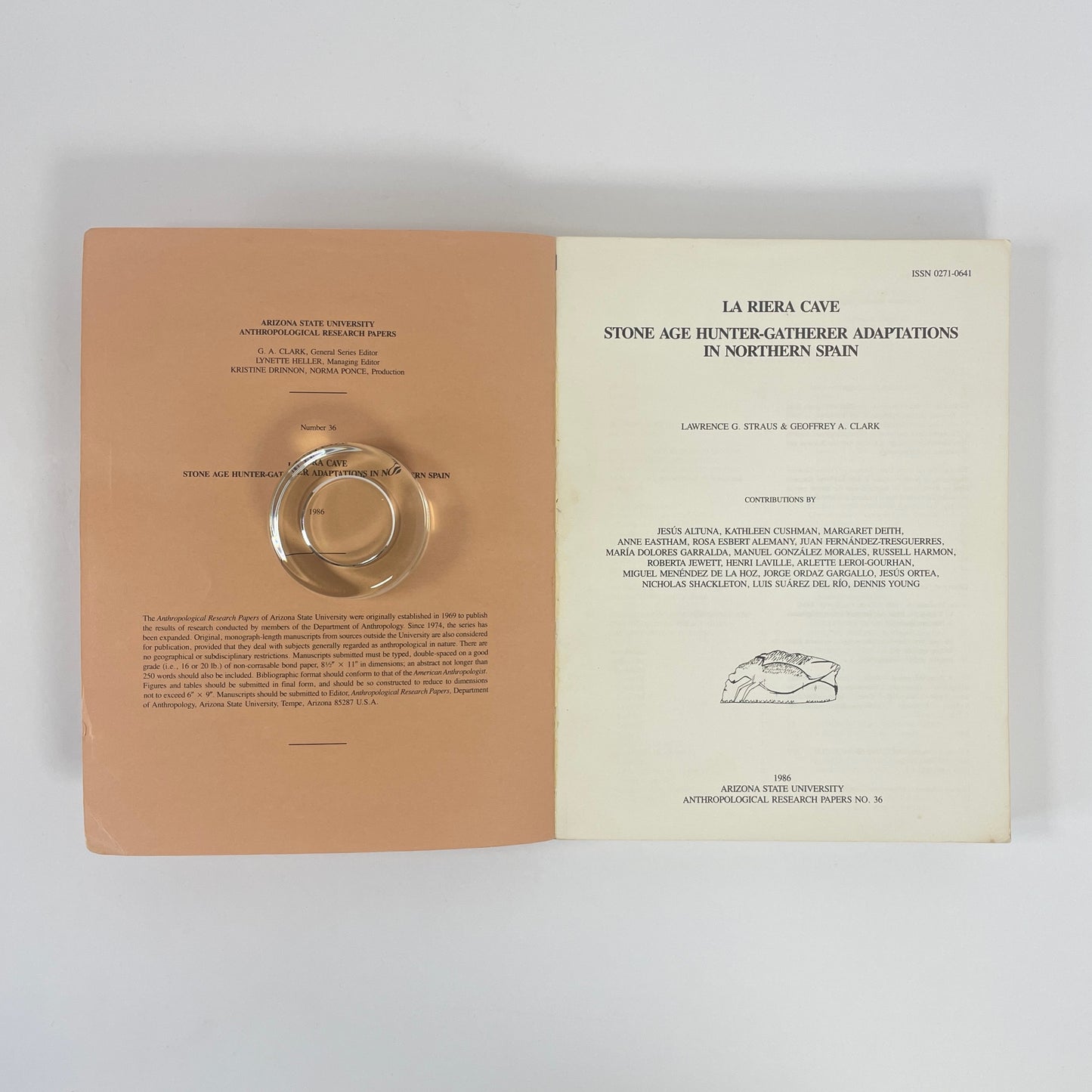 La Riera Cave, Stone Age Hunter-Gatherer Adaptations In Northern Spain; Straus, Lawrence G; Clark, Geoffrey A