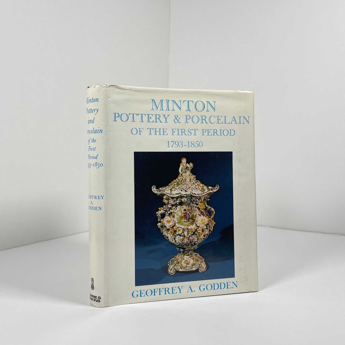 Minton Pottery & Porcelain Of The First Period 1793 - 1850; Godden, Geoffrey A.