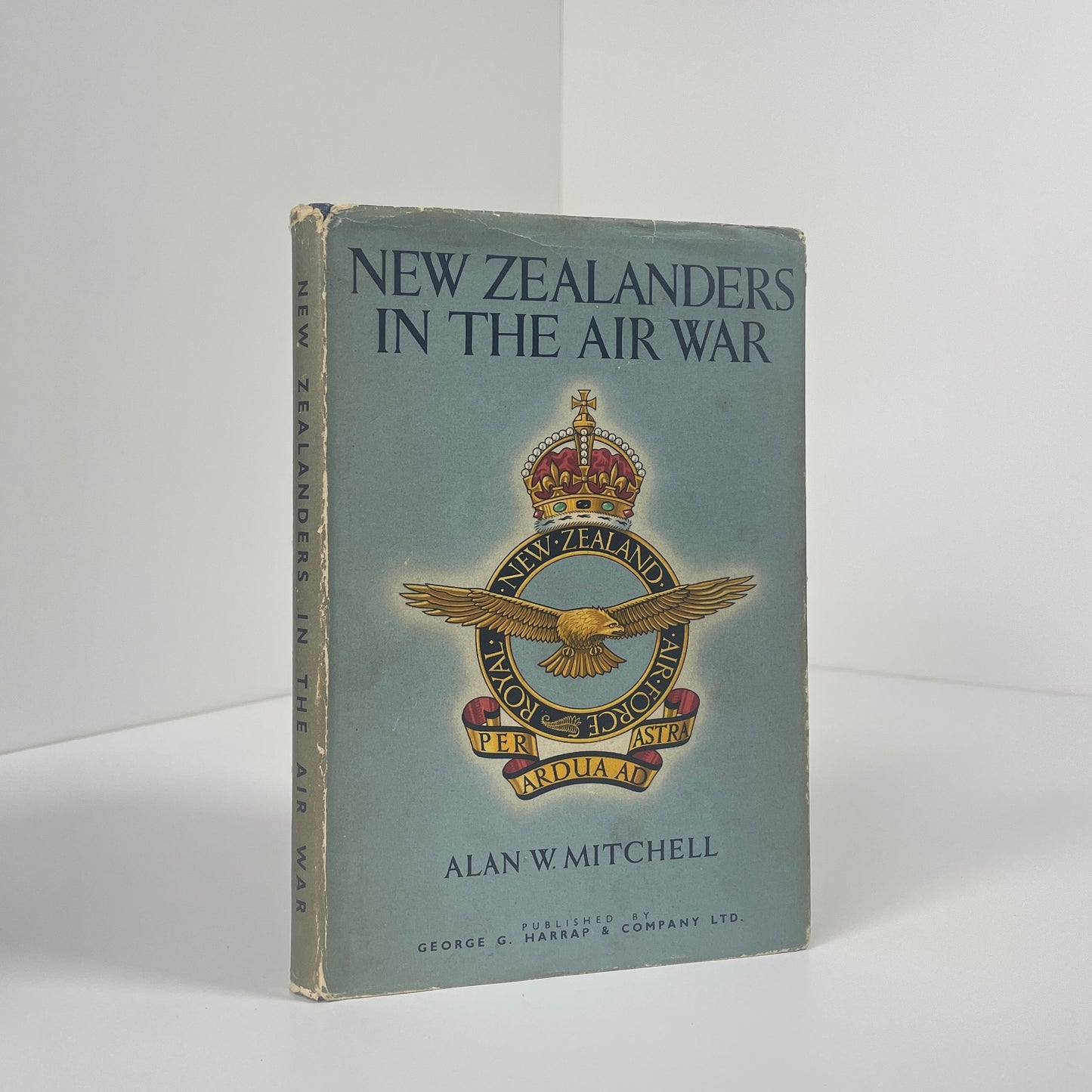 New Zealanders In The Air War; Mitchell, Alan W.